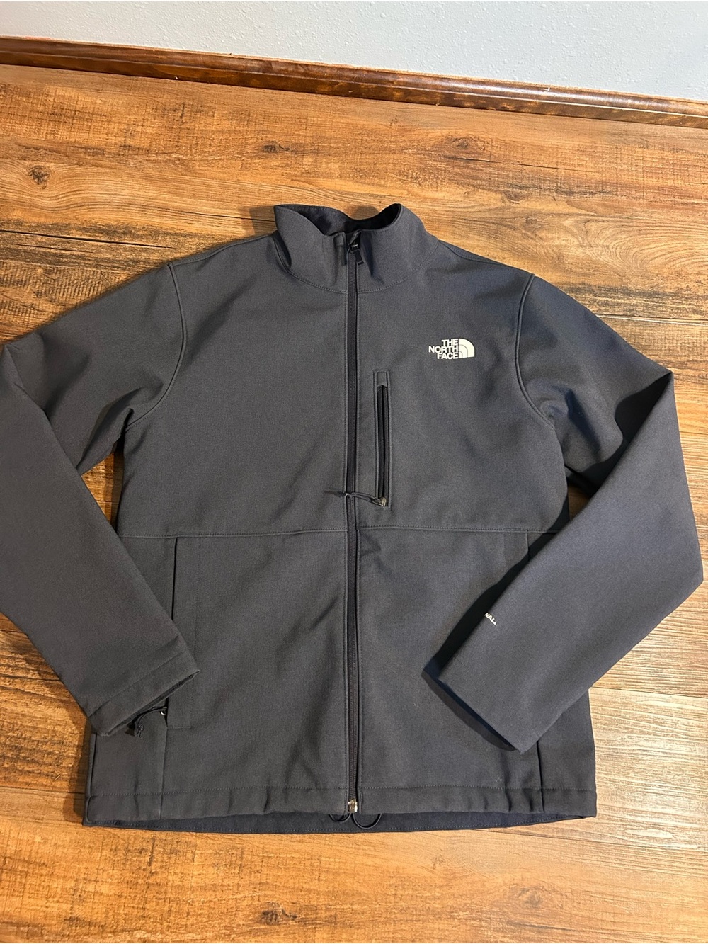 The North Face Men’s dark grey Full-Zip Softshell Jacket